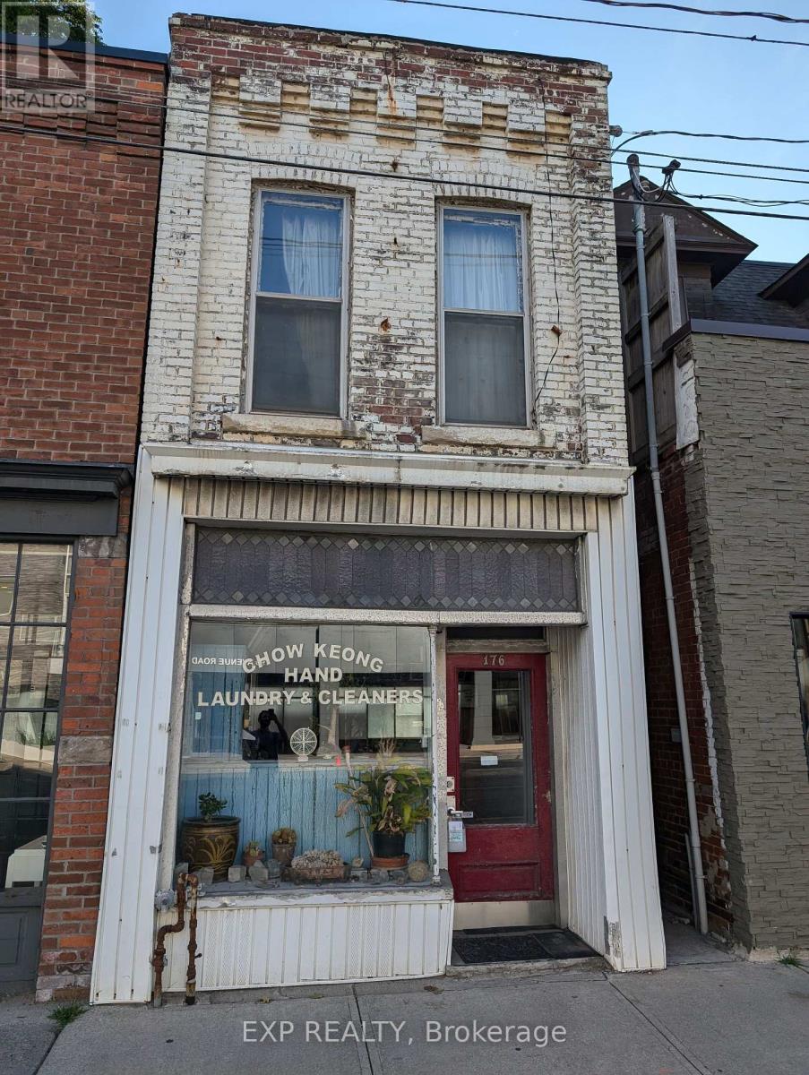 Property at 176 AVENUE ROAD image