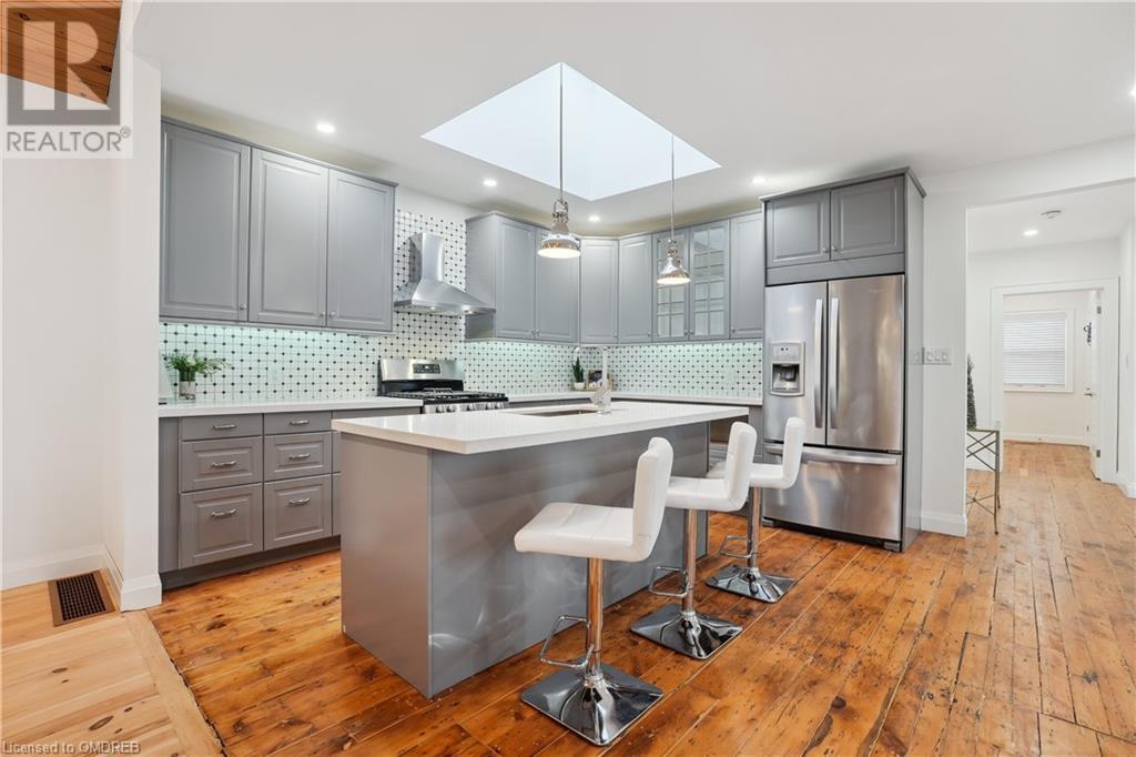 Image of property at 76 MACAULAY Street W