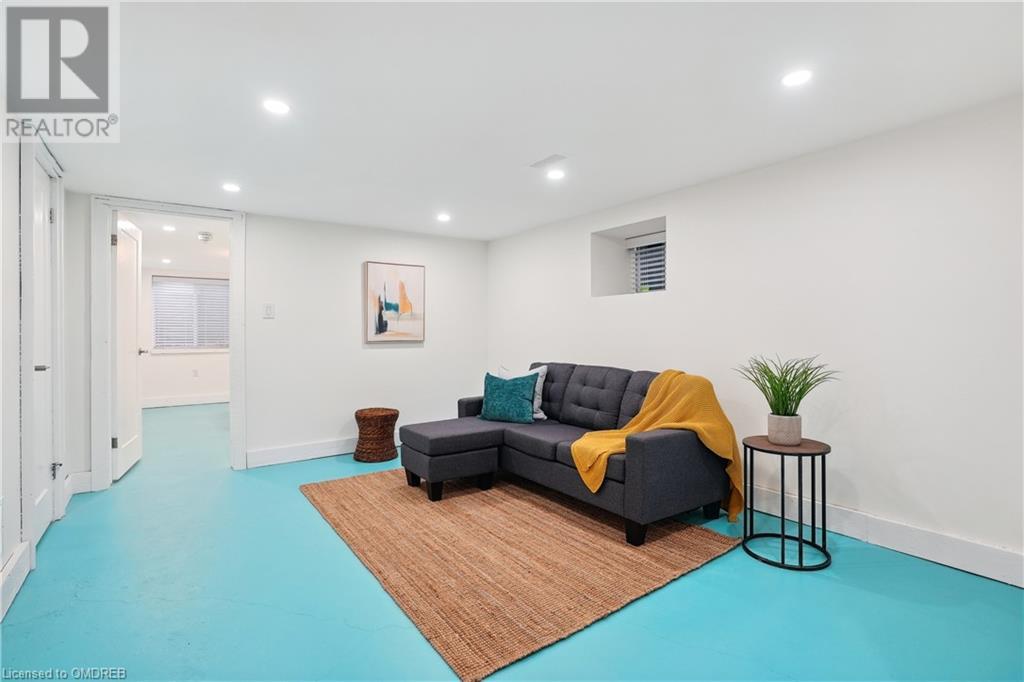 Image of property at 76 MACAULAY Street W