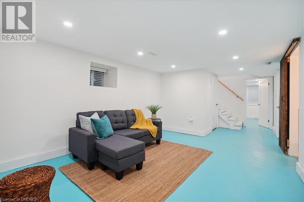 Image of property at 76 MACAULAY Street W