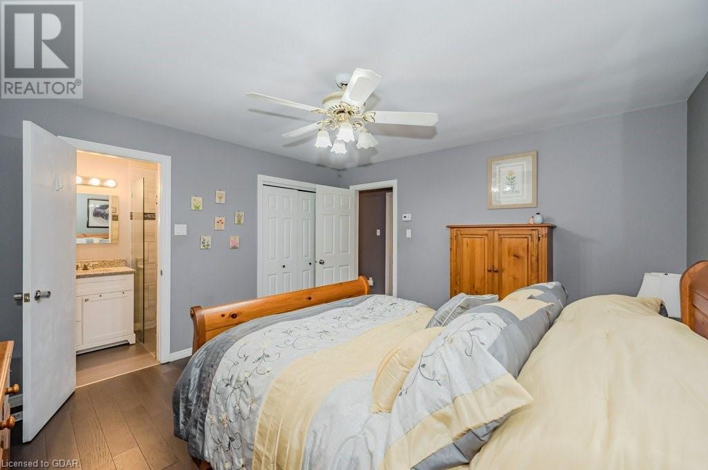 Image of property at 8 MALVERN Crescent