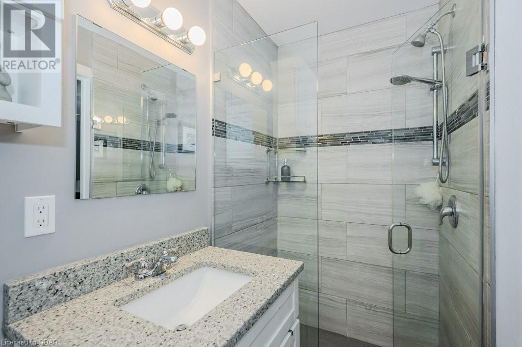 Image of property at 8 MALVERN Crescent