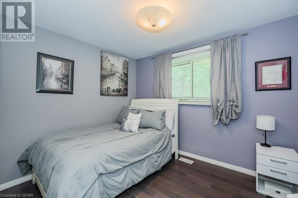 Image of property at 8 MALVERN Crescent