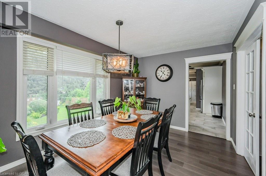 Image of property at 8 MALVERN Crescent