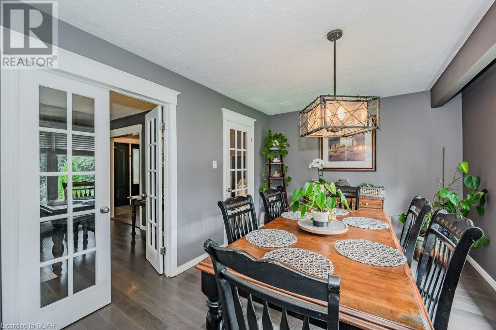 Image of property at 8 MALVERN Crescent