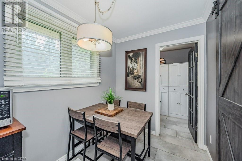 Image of property at 8 MALVERN Crescent