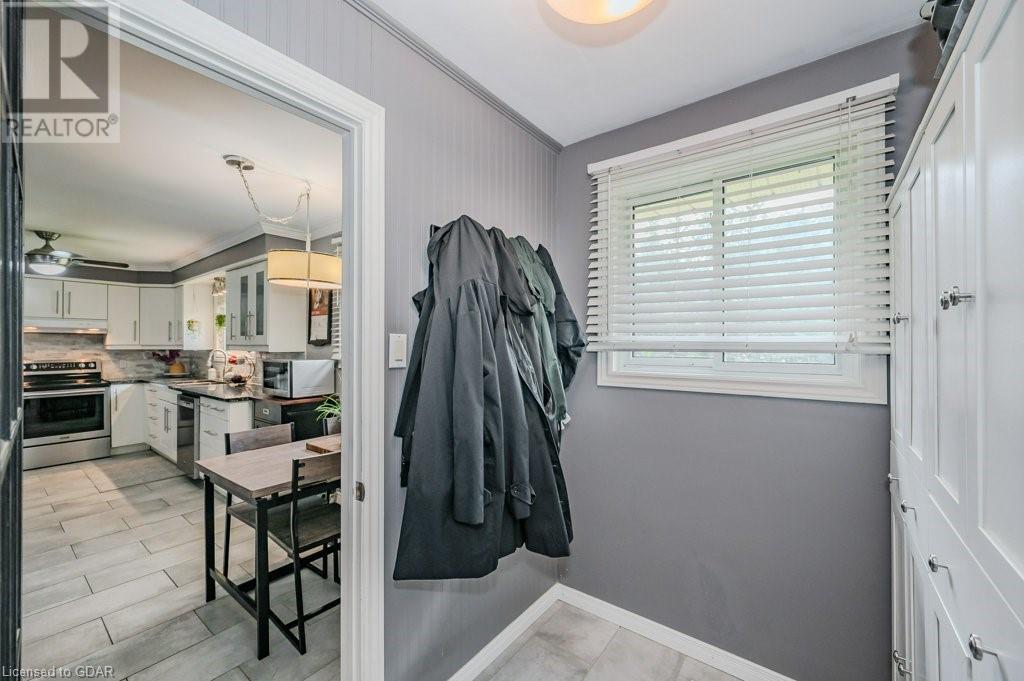 Image of property at 8 MALVERN Crescent