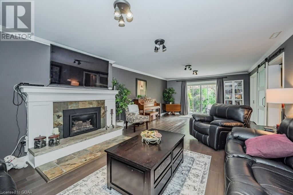 Image of property at 8 MALVERN Crescent