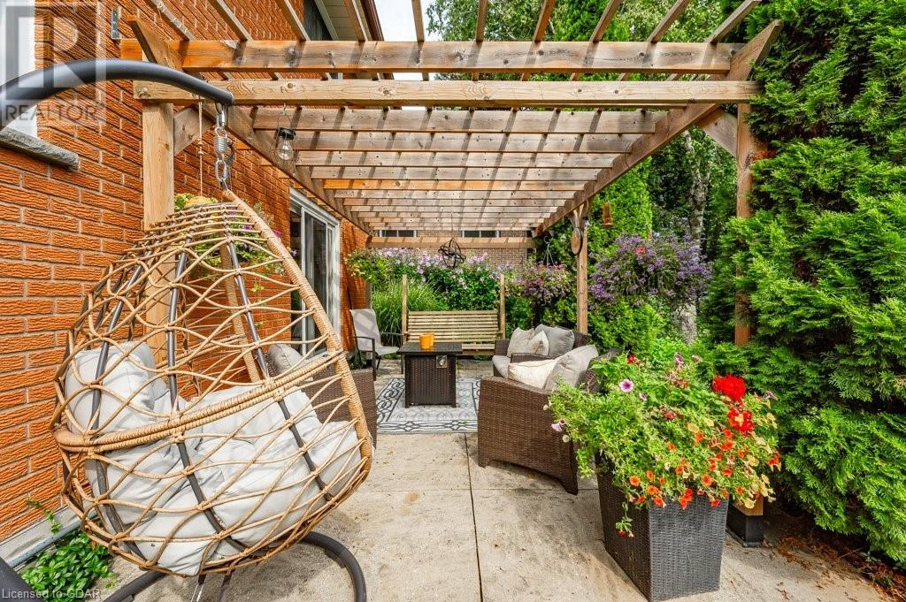 Image of property at 8 MALVERN Crescent