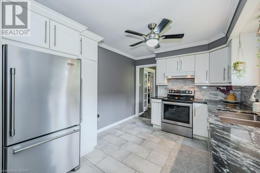 Image of property at 8 MALVERN Crescent