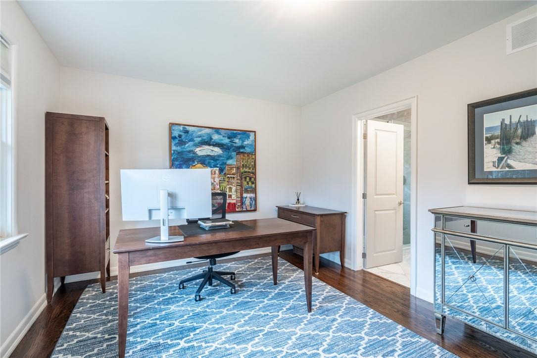 Image of property at 4306 Lakeshore Road