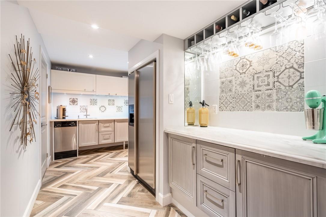 Image of property at 4306 Lakeshore Road