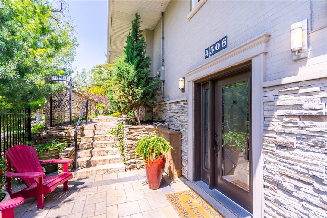 Image of property at 4306 Lakeshore Road