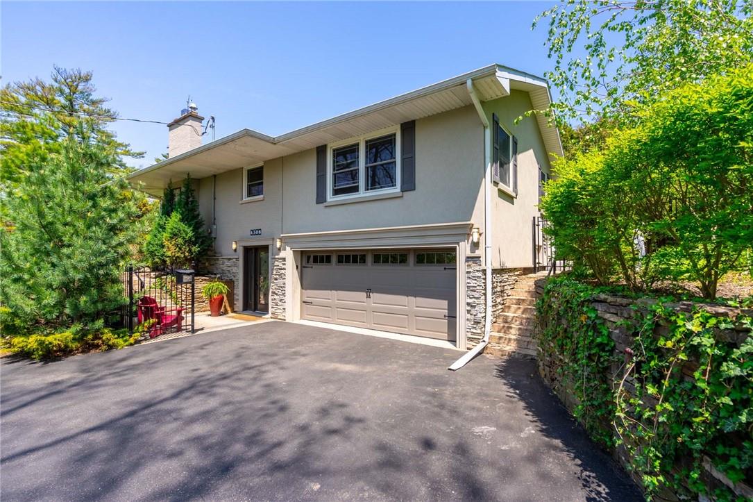 Image of property at 4306 Lakeshore Road