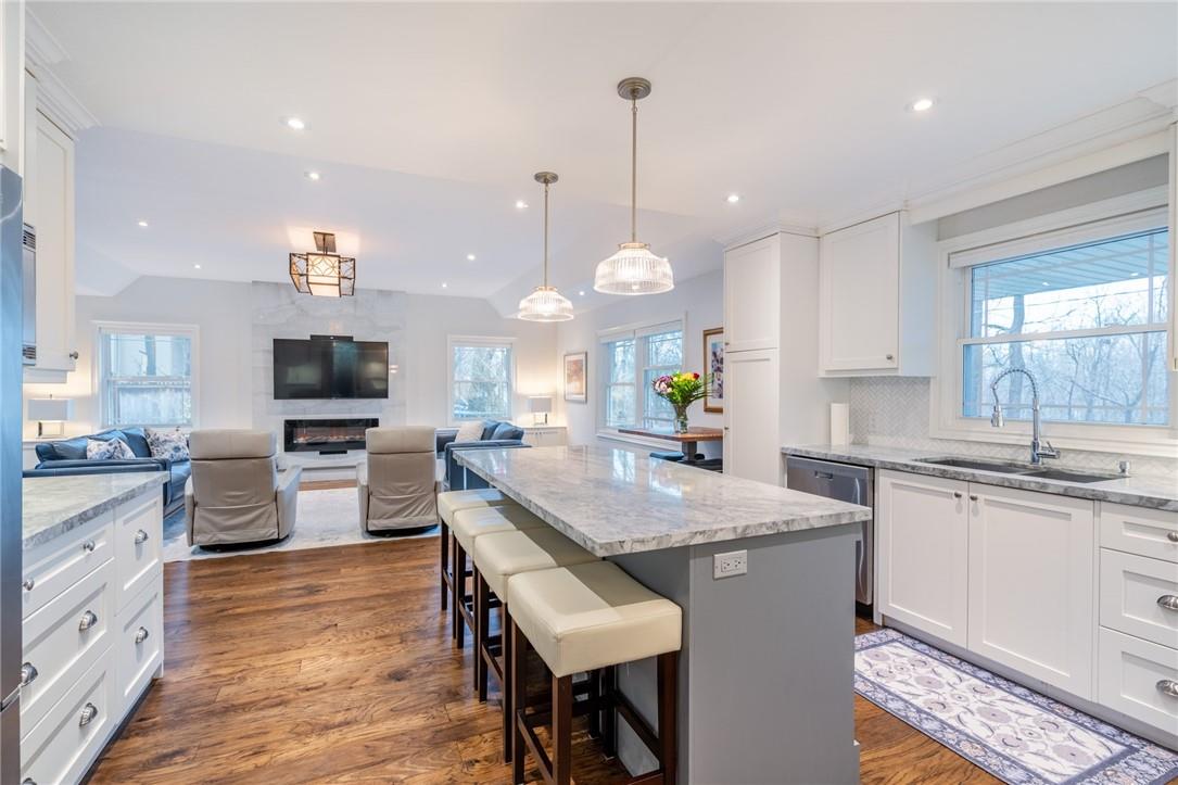 Image of property at 4306 Lakeshore Road