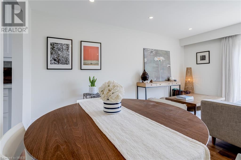 Image of property at 1305 REDBANK Crescent