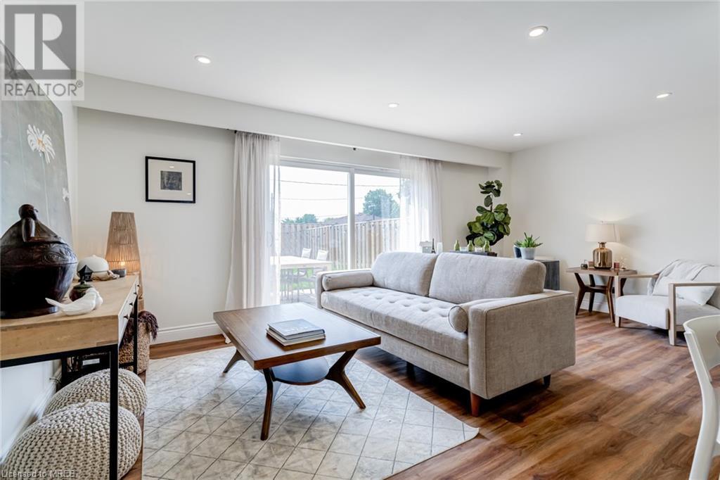 Image of property at 1305 REDBANK Crescent