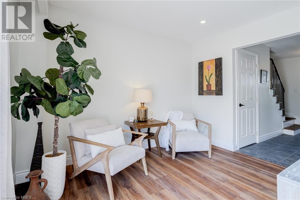 Image of property at 1305 REDBANK Crescent