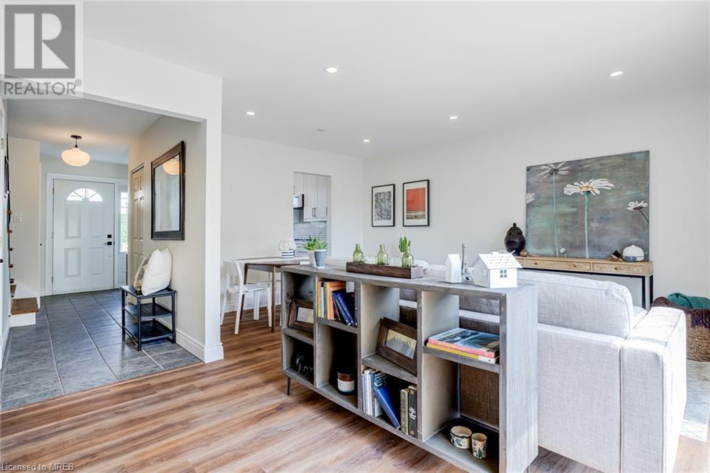 Image of property at 1305 REDBANK Crescent