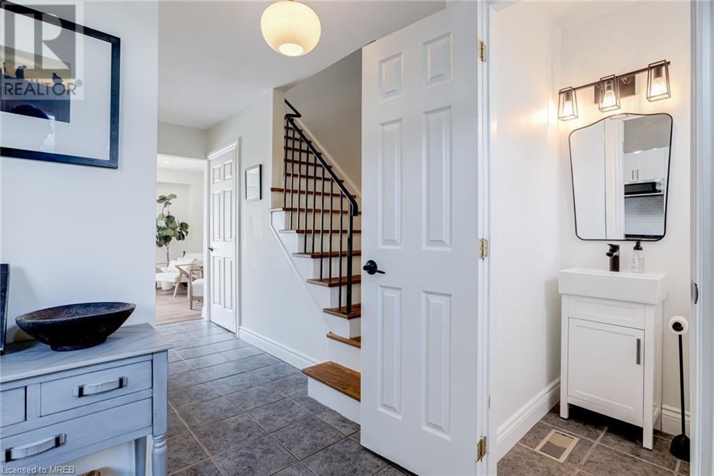 Image of property at 1305 REDBANK Crescent