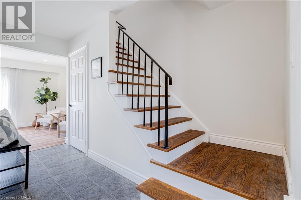 Image of property at 1305 REDBANK Crescent