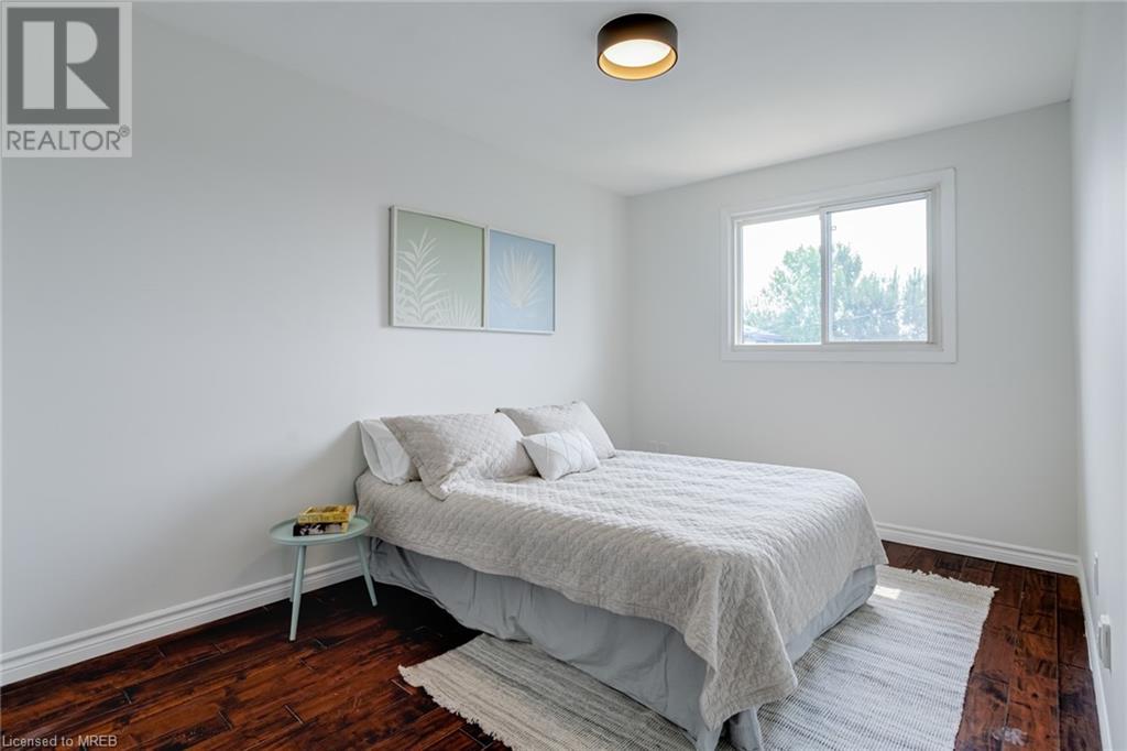 Image of property at 1305 REDBANK Crescent