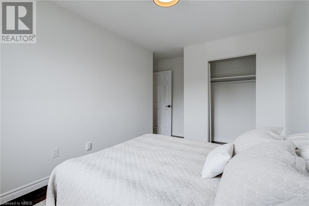 Image of property at 1305 REDBANK Crescent