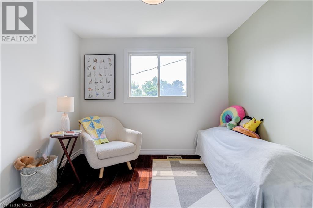 Image of property at 1305 REDBANK Crescent