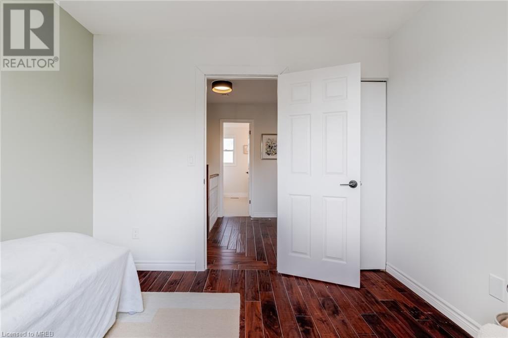 Image of property at 1305 REDBANK Crescent