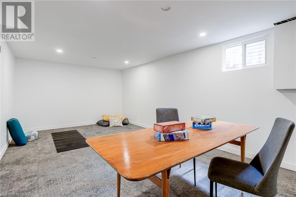 Image of property at 1305 REDBANK Crescent