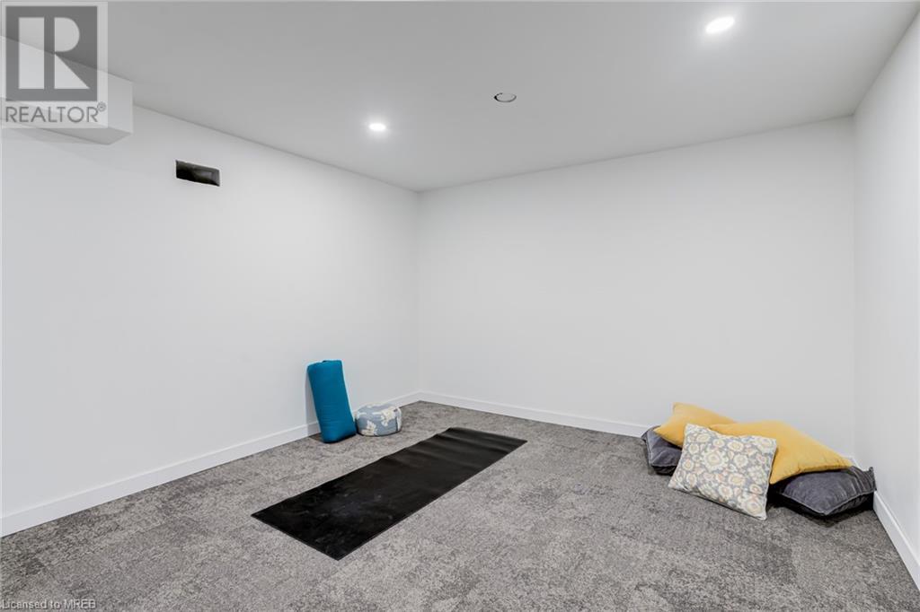 Image of property at 1305 REDBANK Crescent