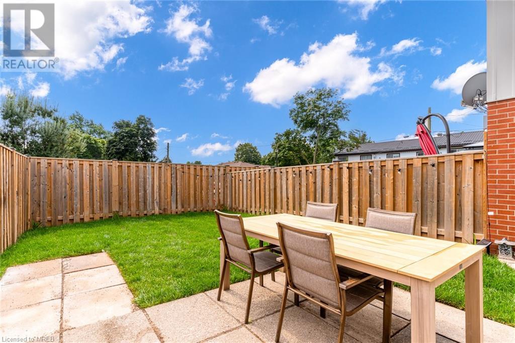 Image of property at 1305 REDBANK Crescent