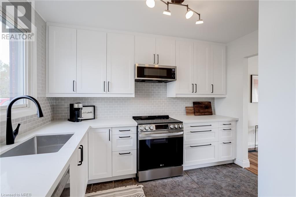 Image of property at 1305 REDBANK Crescent