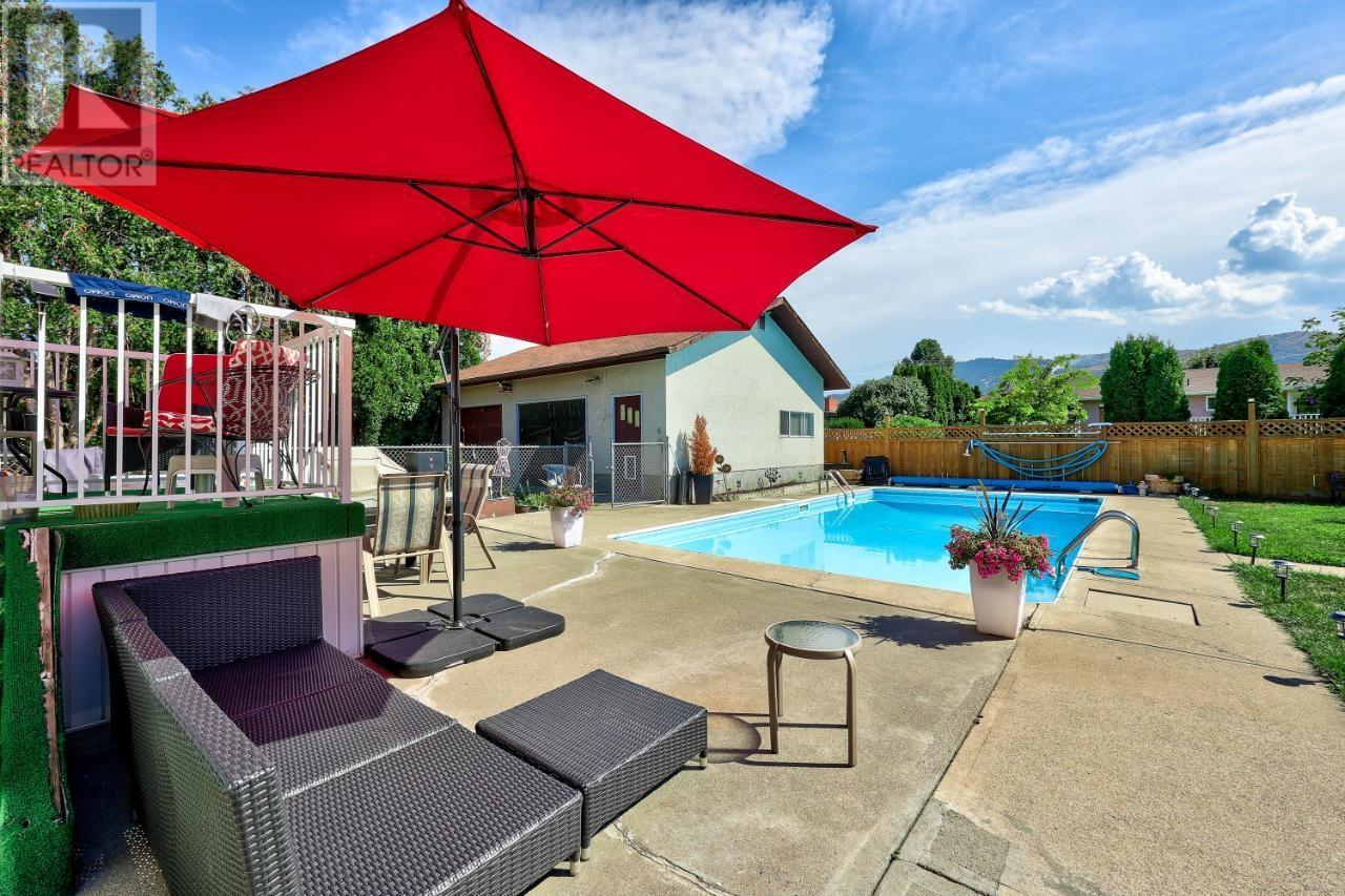 2317 Fleetwood Ave, Kamloops, British Columbia  V2B 4S8 - Photo 28 - 180204