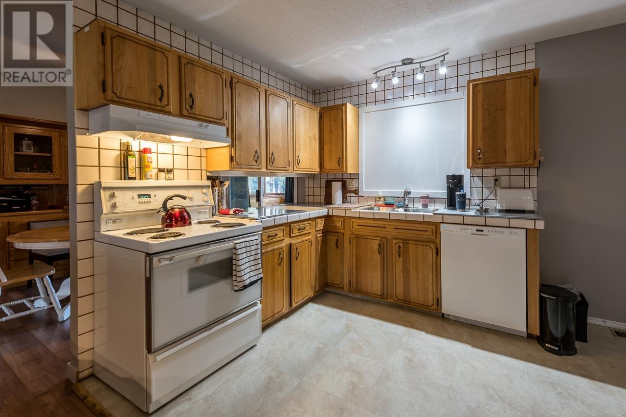 2317 Fleetwood Ave, Kamloops, British Columbia  V2B 4S8 - Photo 6 - 180204