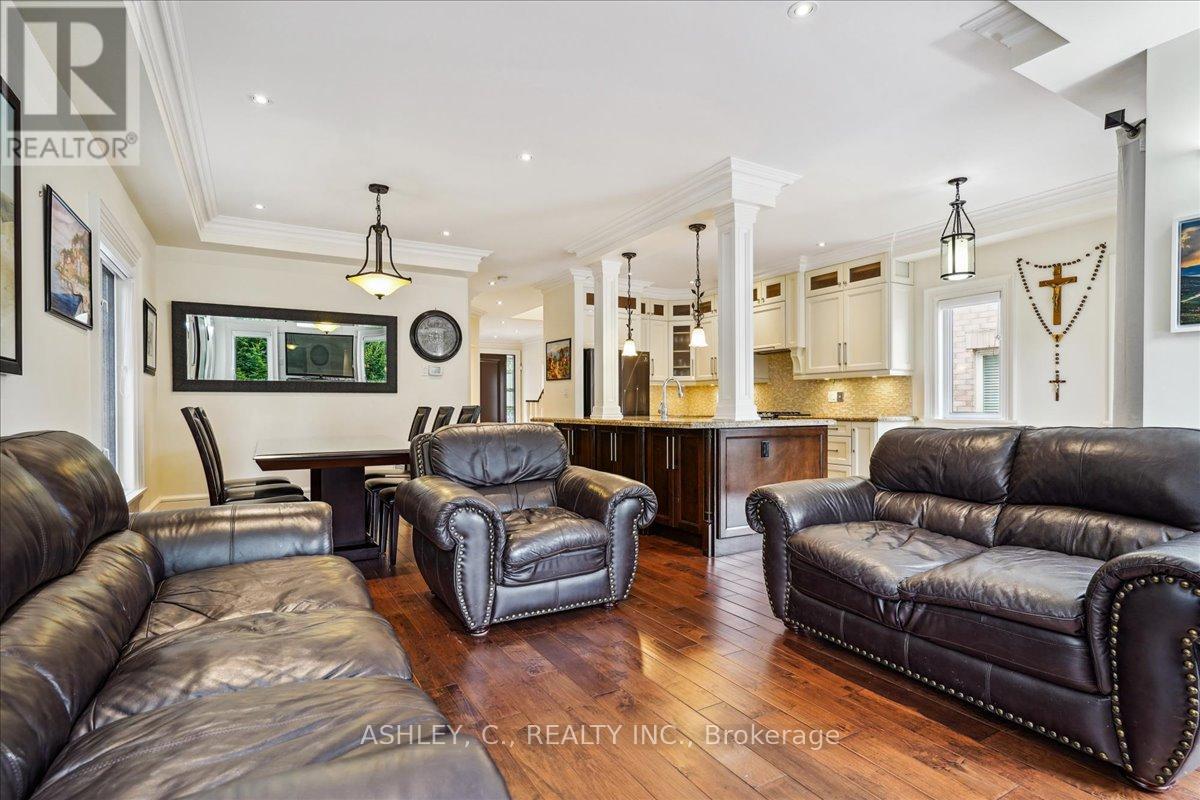 2336 Hilda Drive, Oakville (Iroquois Ridge North), Ontario  L6H 7M9 - Photo 6 - W9241122