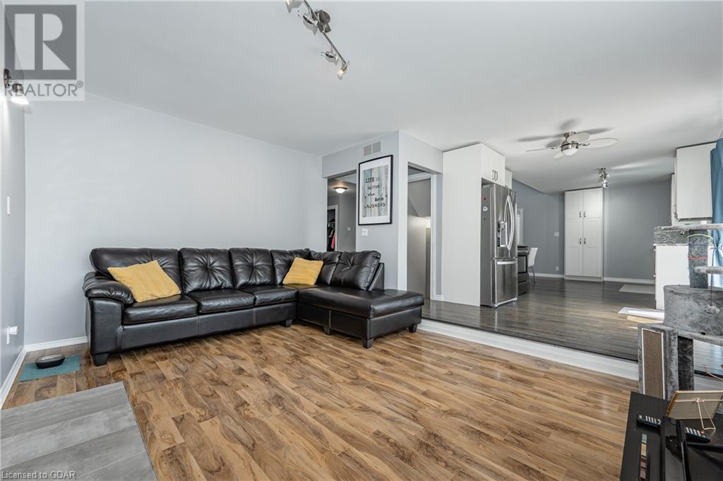 Image of property at 104 PINNACLE Crescent