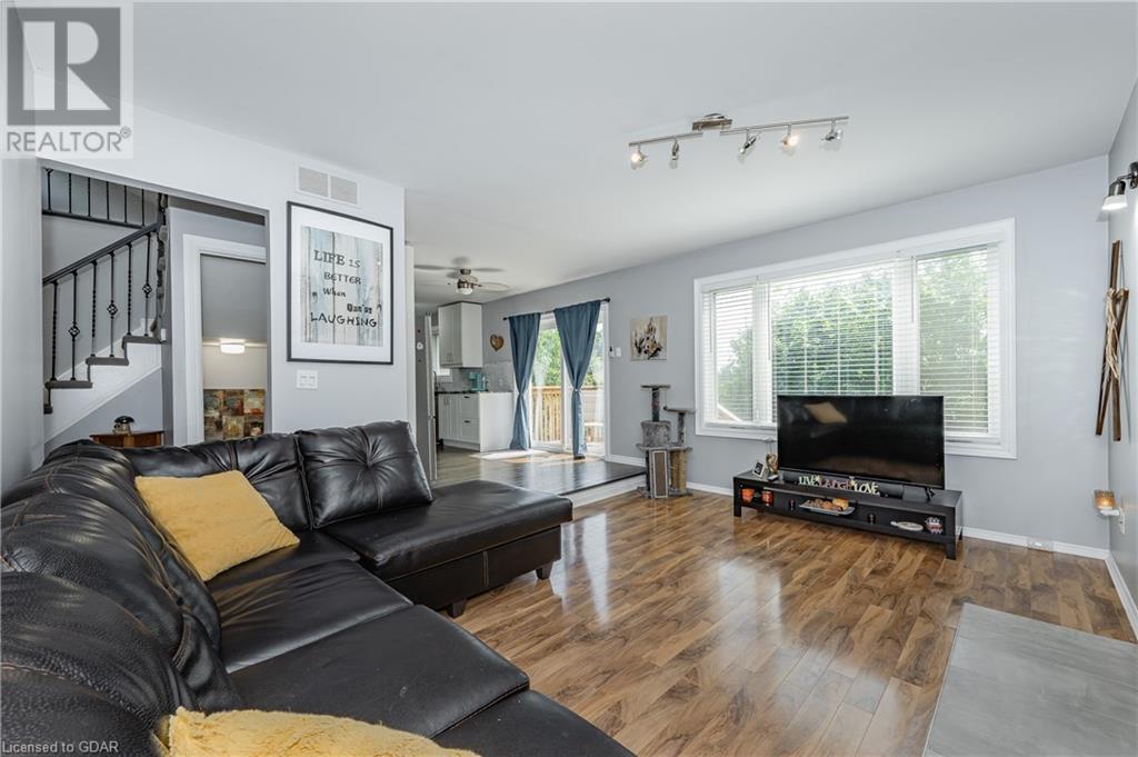 Image of property at 104 PINNACLE Crescent