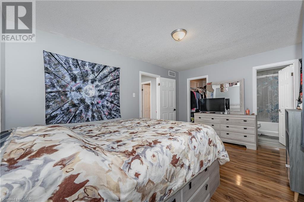 Image of property at 104 PINNACLE Crescent