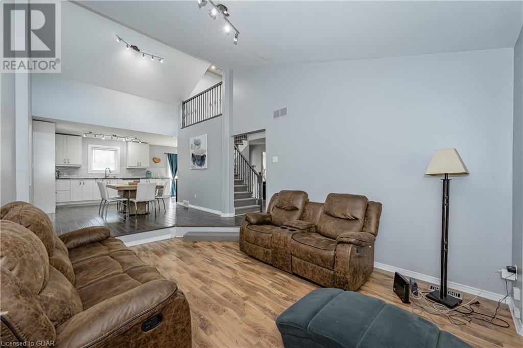 Image of property at 104 PINNACLE Crescent