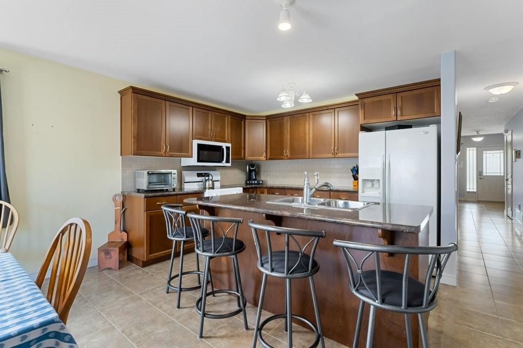 Image of property at 4867 John Street