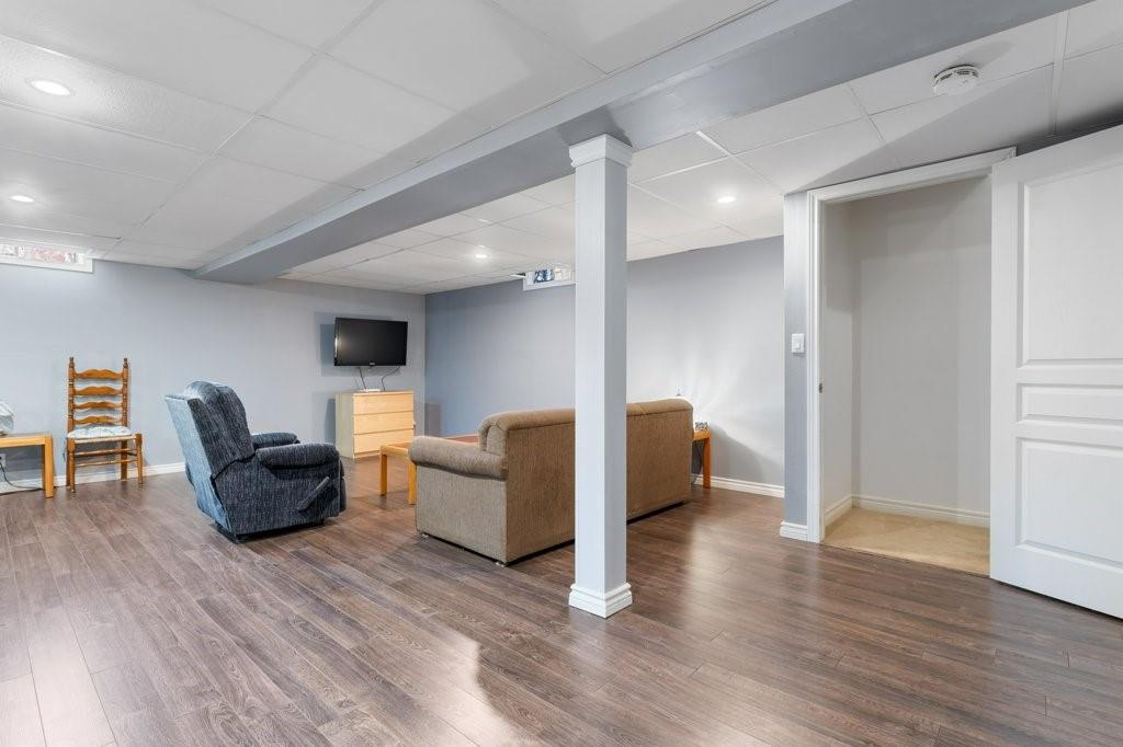 Image of property at 4867 John Street