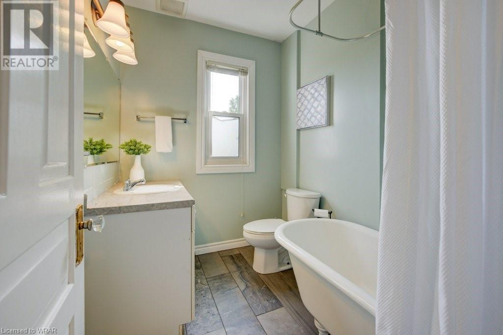 Image of property at 380 DUKE Street W