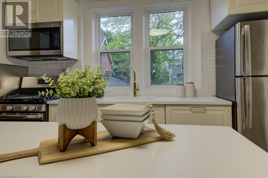 Image of property at 380 DUKE Street W