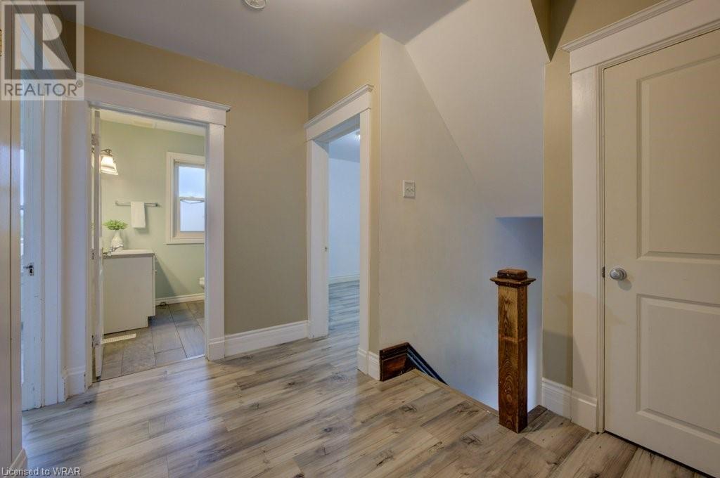 Image of property at 380 DUKE Street W