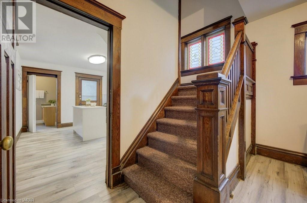 Image of property at 380 DUKE Street W