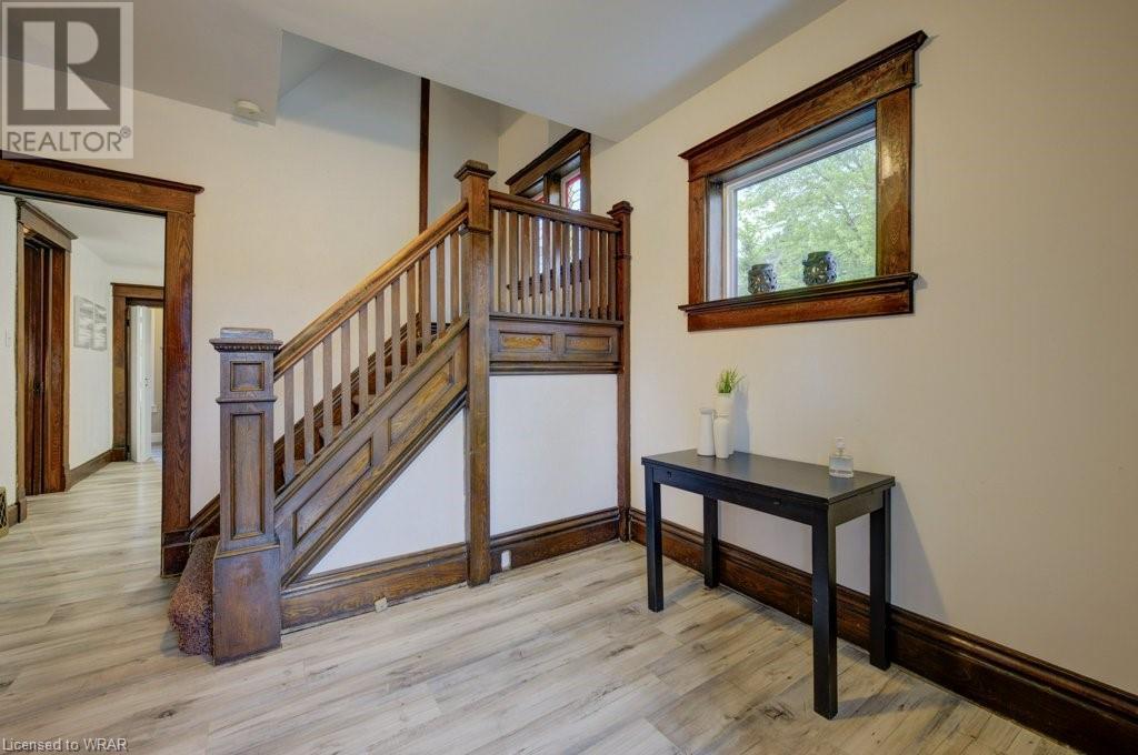 Image of property at 380 DUKE Street W