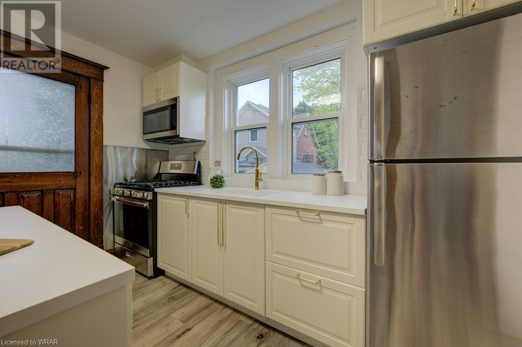 Image of property at 380 DUKE Street W