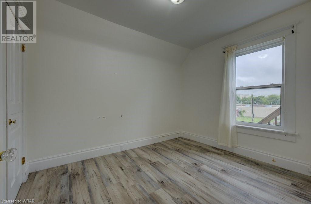 Image of property at 380 DUKE Street W