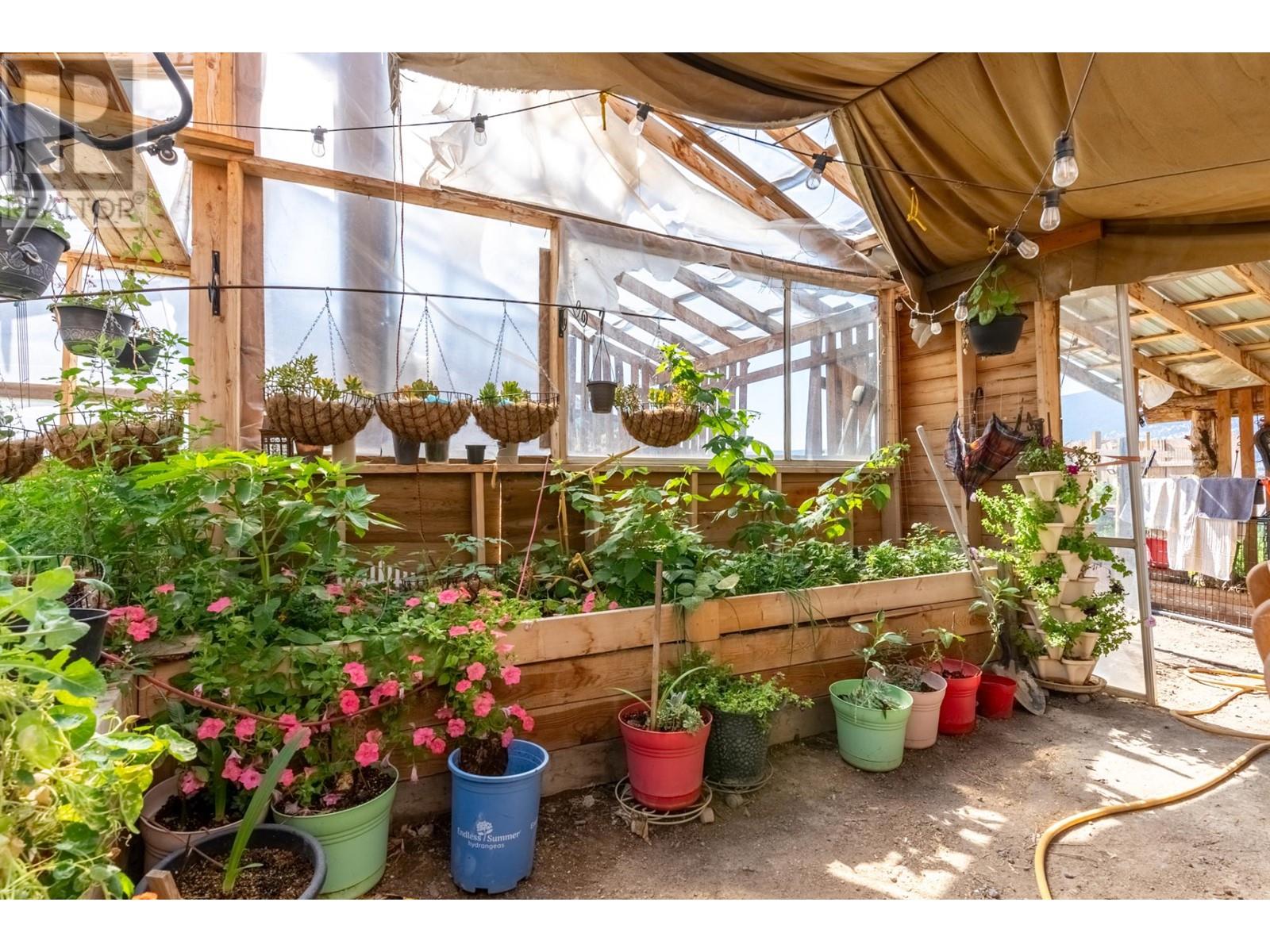 3580 Cariboo Hwy 97, Cache Creek, British Columbia  V0K 1H0 - Photo 20 - 180211